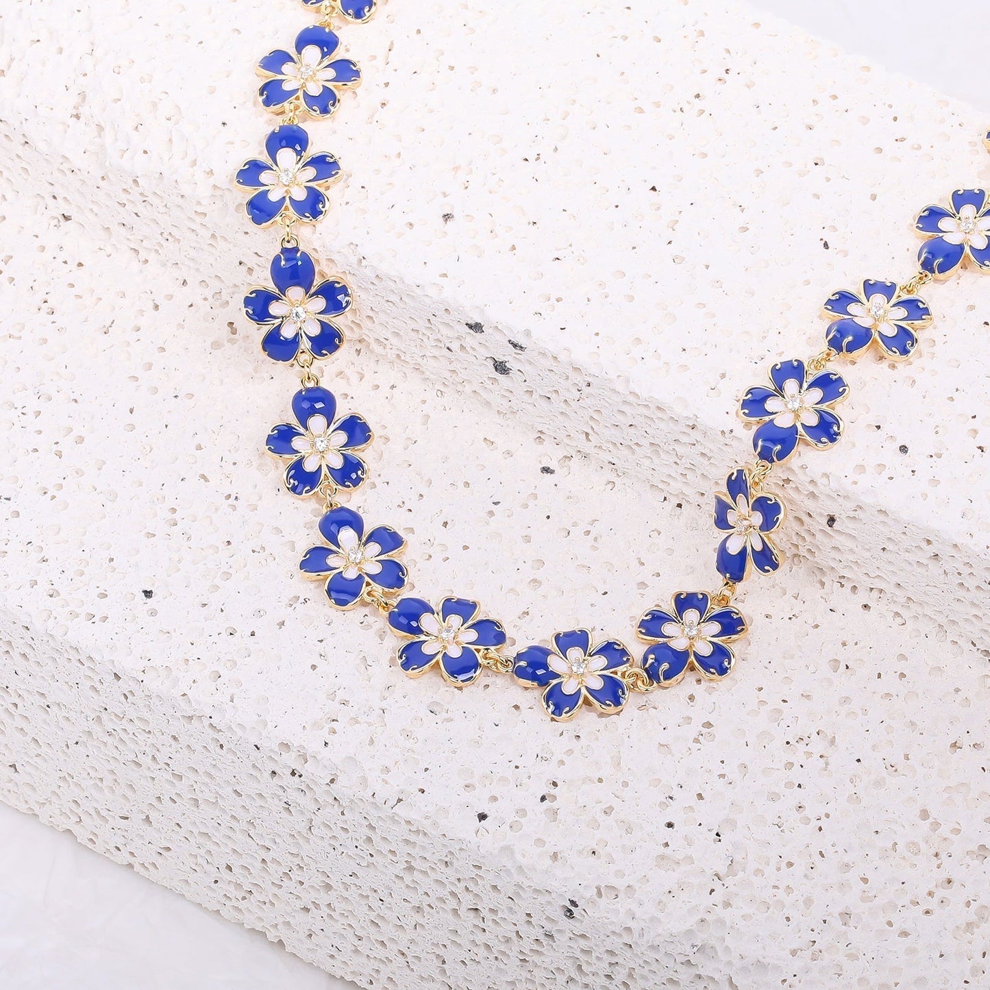 Retro Blue Flower Necklace